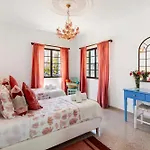 Sunshine House Villa *