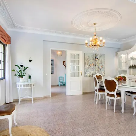 Villa Sunshine House